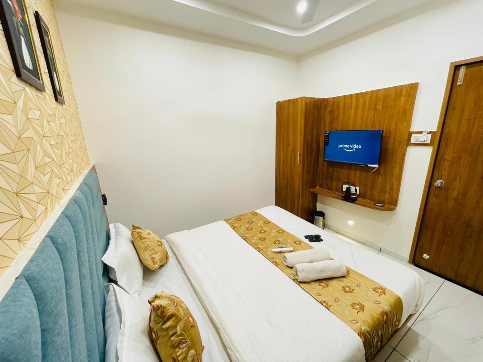 Hotel Avenue Sky Ahmedabad Eksteriør billede