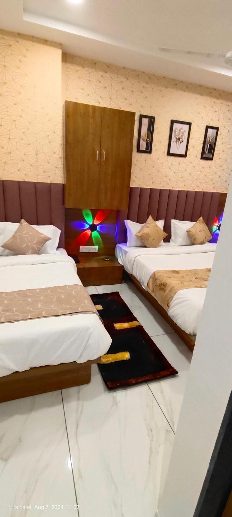 Hotel Avenue Sky Ahmedabad Eksteriør billede