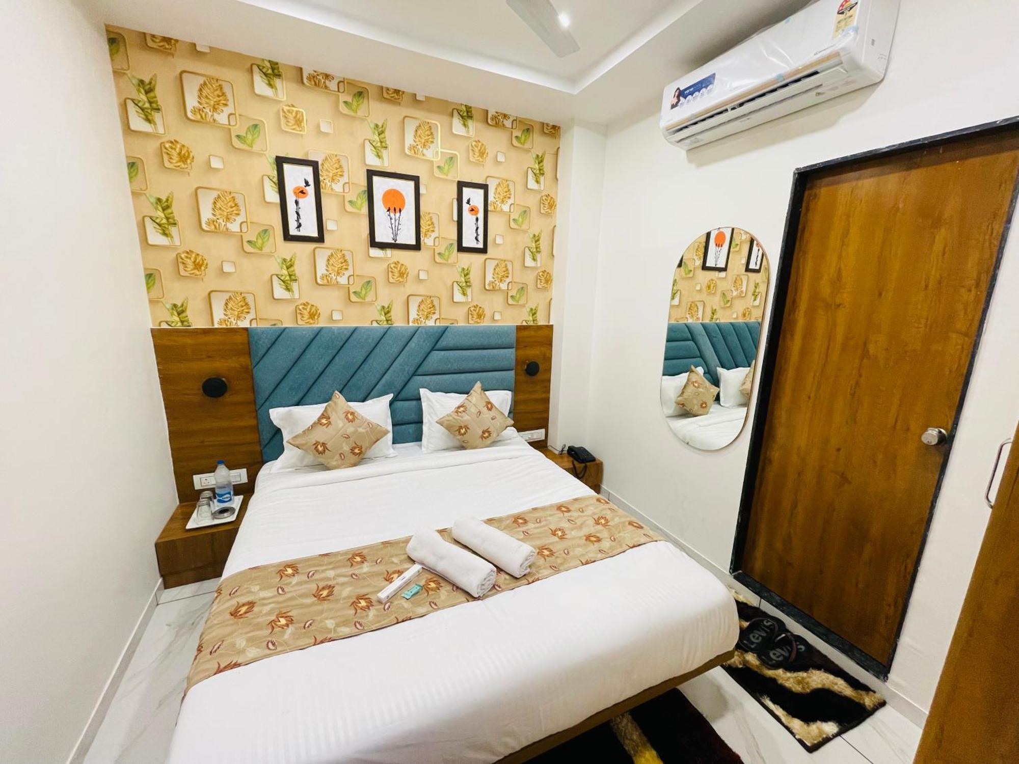 Hotel Avenue Sky Ahmedabad Eksteriør billede