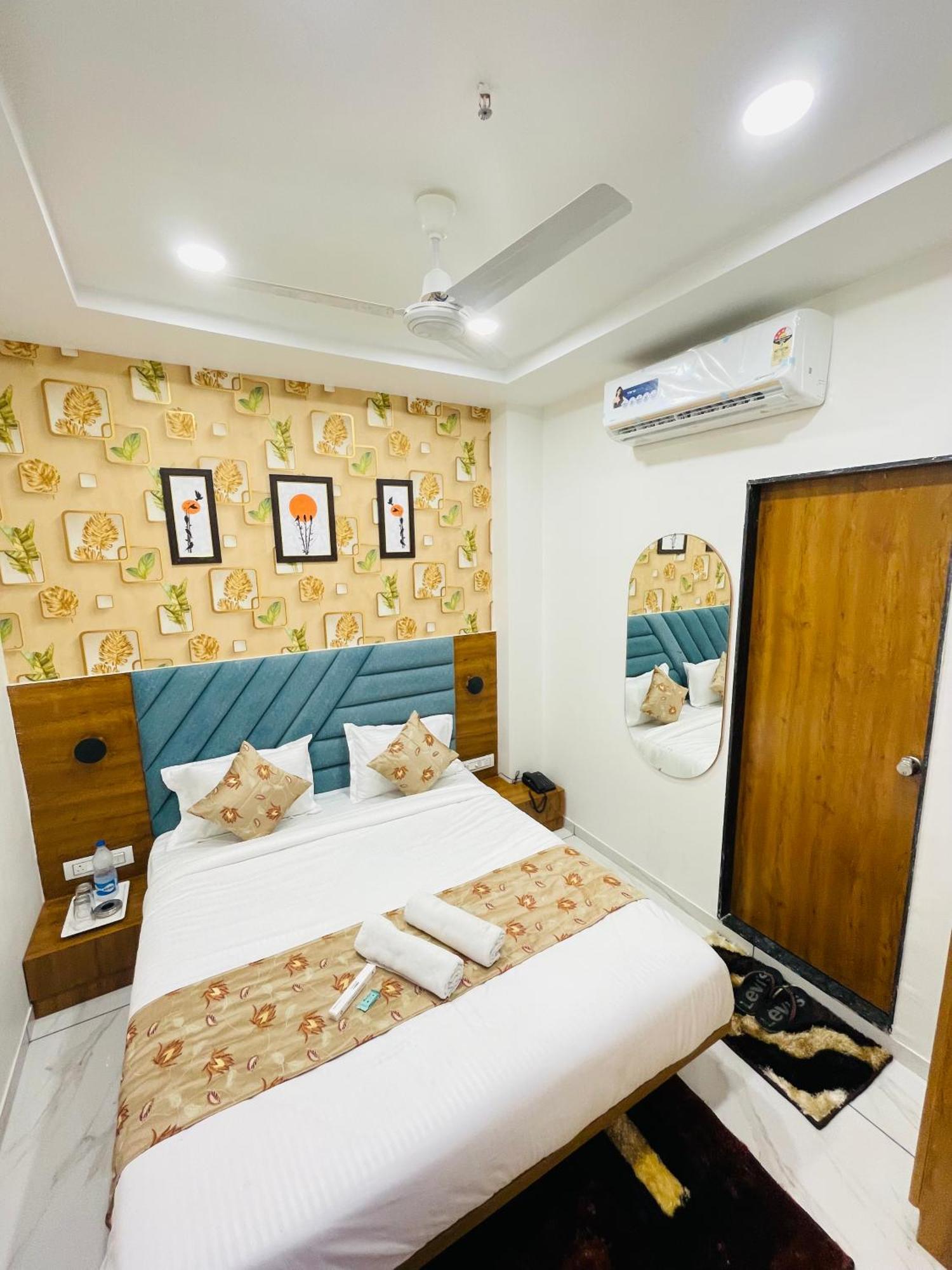 Hotel Avenue Sky Ahmedabad Eksteriør billede