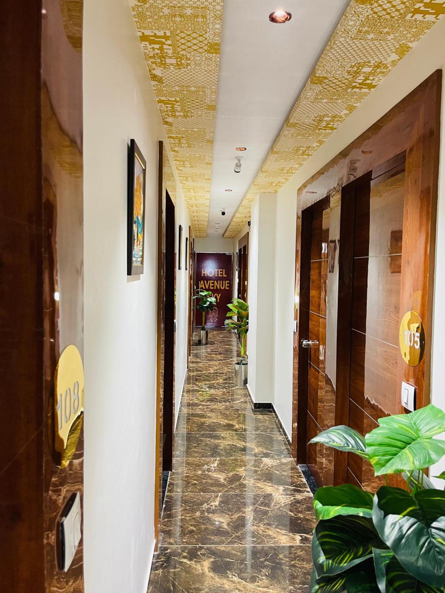 Hotel Avenue Sky Ahmedabad Eksteriør billede