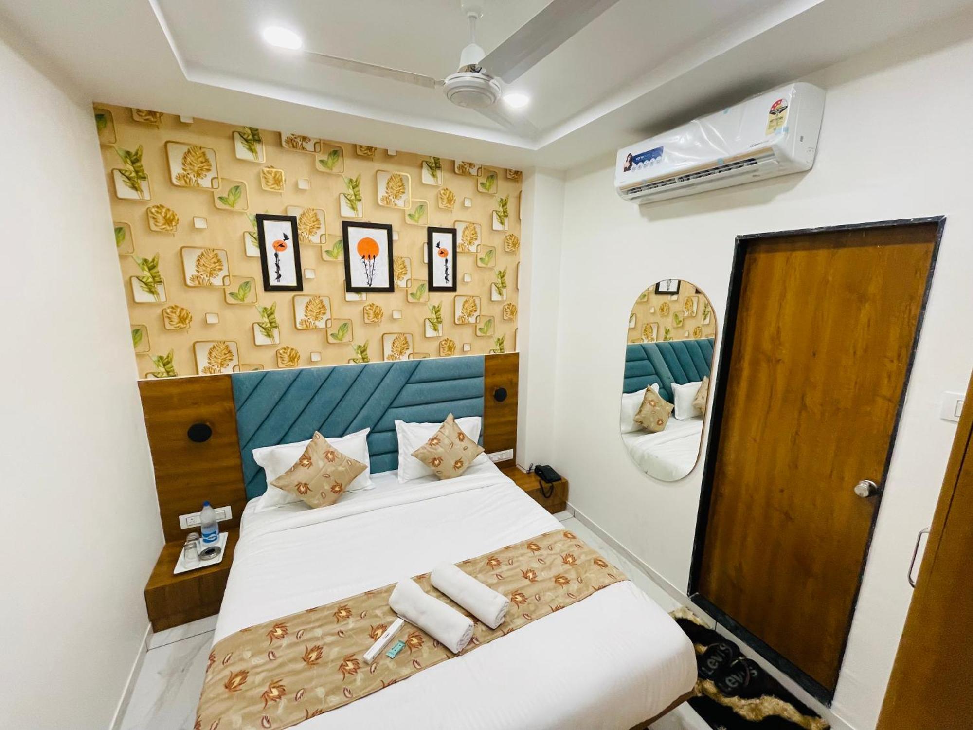 Hotel Avenue Sky Ahmedabad Eksteriør billede